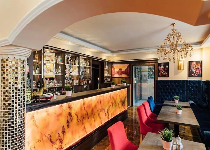 Cult Hotel 3*