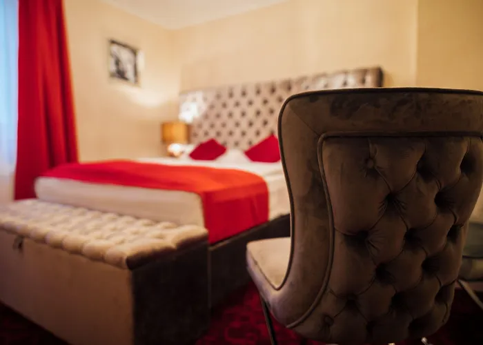 Hotel Cult 3*