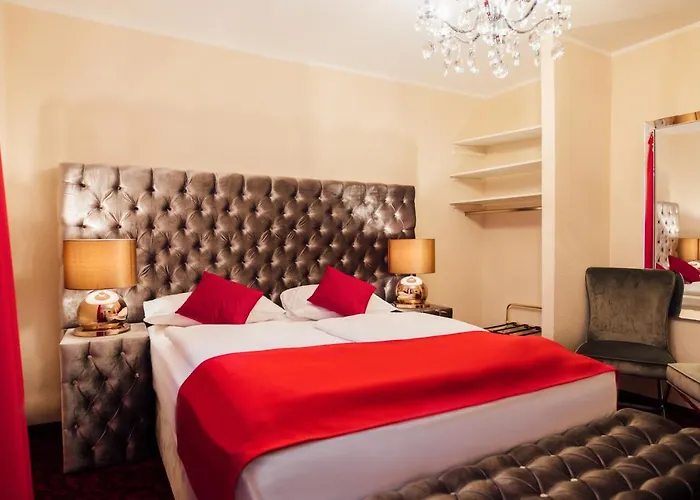 Hotel Cult 3*